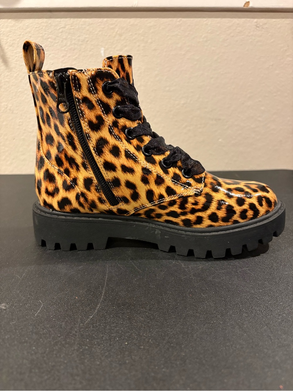 Art Class Kayden Cheetah Print Combat Ankle Boot Multiple Kids Youth Sizes - Picture 3 of 15